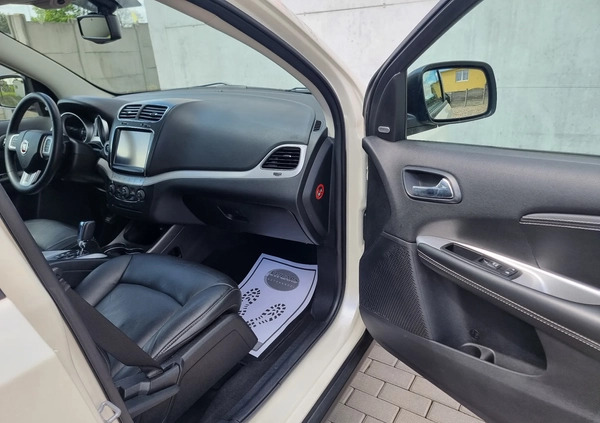 Fiat Freemont cena 45900 przebieg: 146000, rok produkcji 2014 z Nowogard małe 704